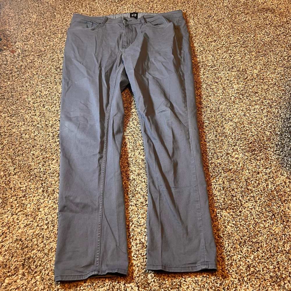 GAP Men's Gray‎ Straight Leg Chino Pants, Casual Everyday Comfort, Size 36x32